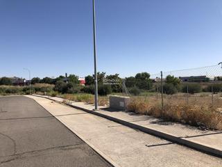Terreny residencial a Estación-Cruz Roja. Terreno en venta en illescas junto a la autovía a42.
