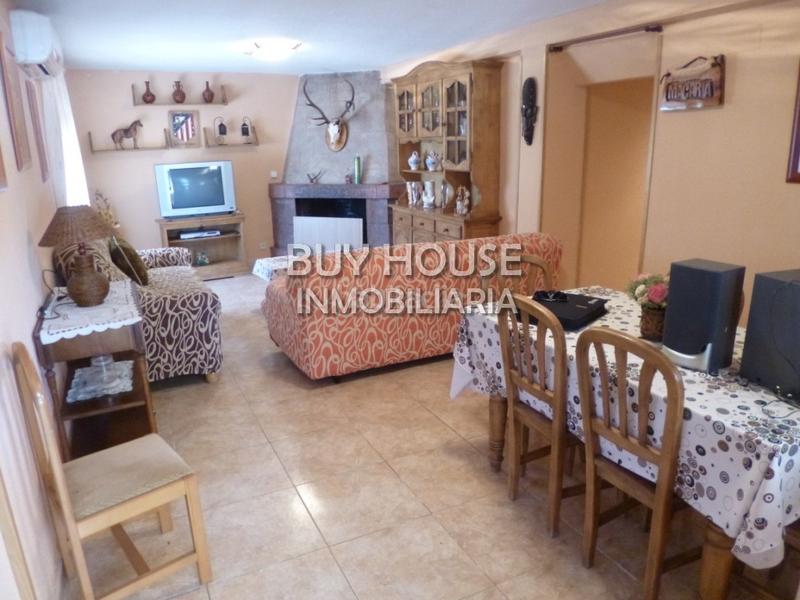 Foto 3767ad87-460f-4e69-a65b-226e687e9586. Chalet  independiente con 2500 m2 de terreno! . en Yeles