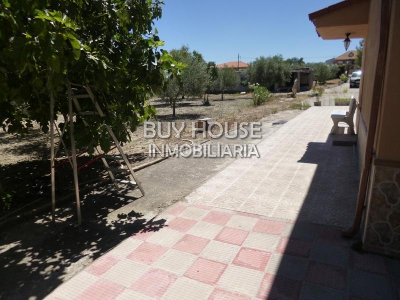 Foto 4363be82-cf32-4aac-b881-2ebad63585db. Chalet  independiente con 2500 m2 de terreno! . en Yeles