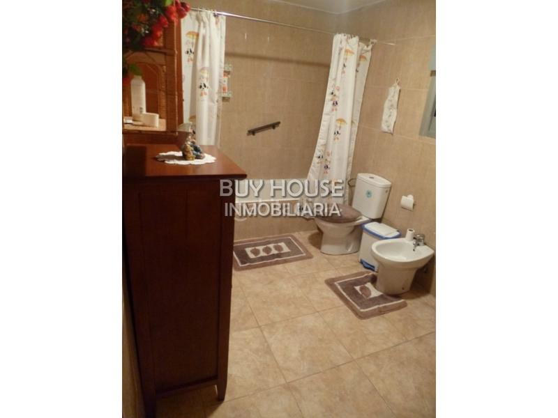 Foto 51ab74be-8aa9-49eb-b514-2de18b4d4612. Chalet  independiente con 2500 m2 de terreno! . en Yeles