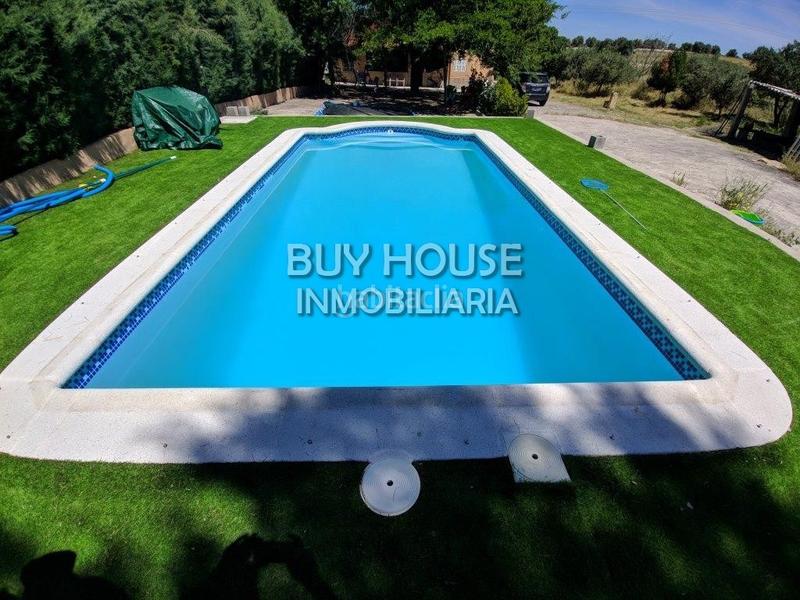 Foto be421fab-f2df-420a-a51d-f48246b01dfc. Chalet  independiente con 2500 m2 de terreno! . en Yeles