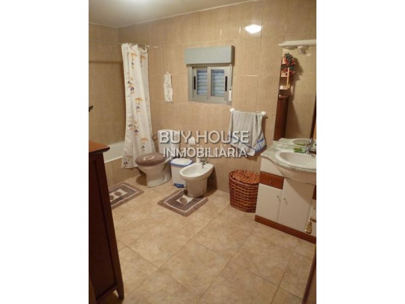 Foto d4299076-3eb2-425c-ba2e-acbc137730d2. Chalet  independiente con 2500 m2 de terreno! . en Yeles