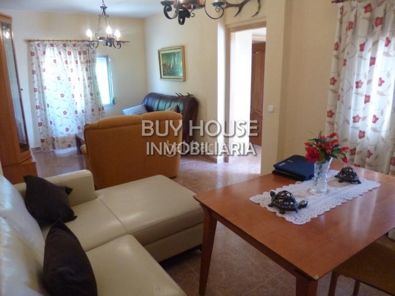 Foto d671b48b-255f-4ab4-a318-d6df08f91bc4. Chalet  independiente con 2500 m2 de terreno! . en Yeles