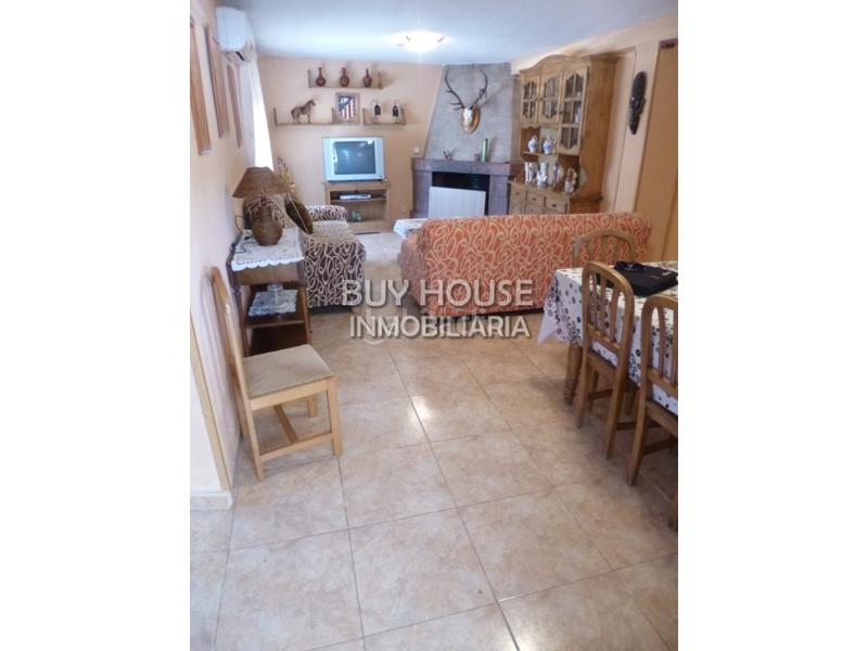 Foto de832f78-e4f6-4cee-bf34-29806d446309. Chalet  independiente con 2500 m2 de terreno! . en Yeles
