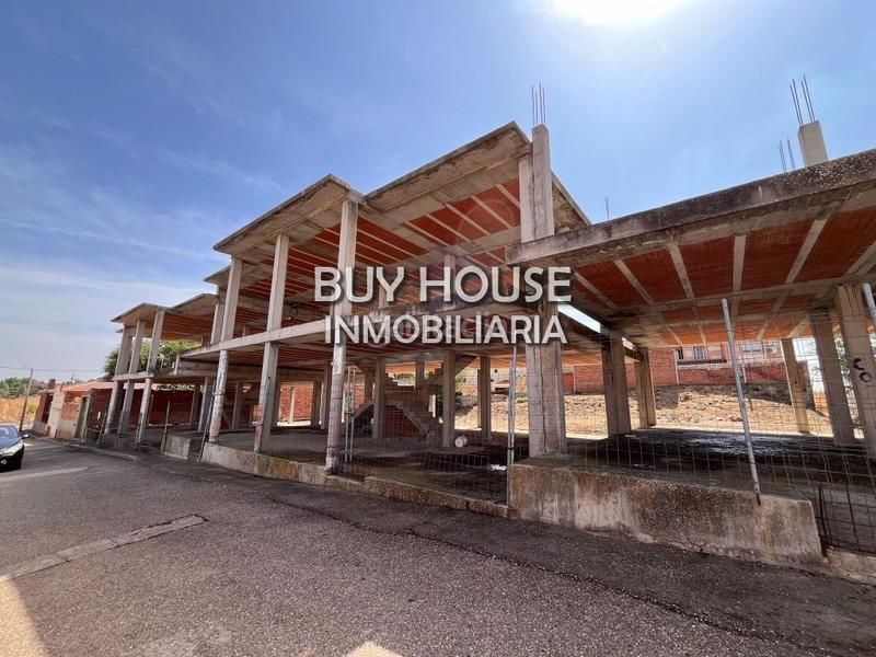 Xalet  N/a. Promoción de chalets en pantoja obra por finalizar lote de 6 cha