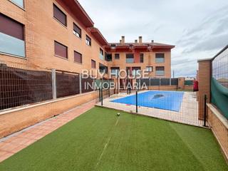 Appartement à Alameda de la Sagra. Bonito dúplex completamente en alameda de la sagra  urb. privada