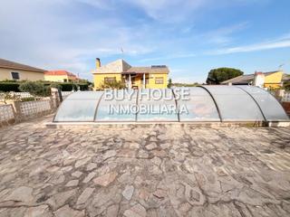 Xalet a Palomeque. Chalet independiente en venta en palomeque toledo, urbanización