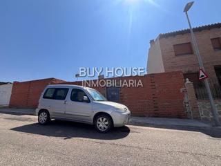 Terreny residencial a Estación-Cruz Roja. Parcela en illescas  zona guardia civil.