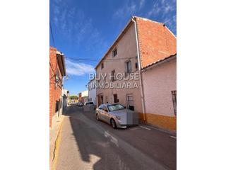 Casa  N/a. Casa en venta en el centro de chozas de canales toledo  250 m