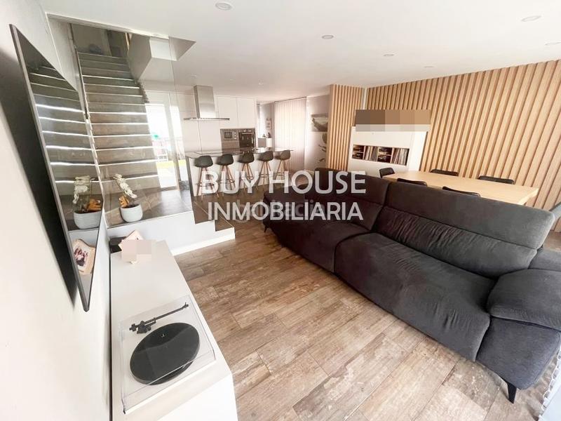 Foto 1d5872d2-d86e-4b21-acc2-42e785175360. Chalet exclusivo chalet pareado este. en Parla este Parla