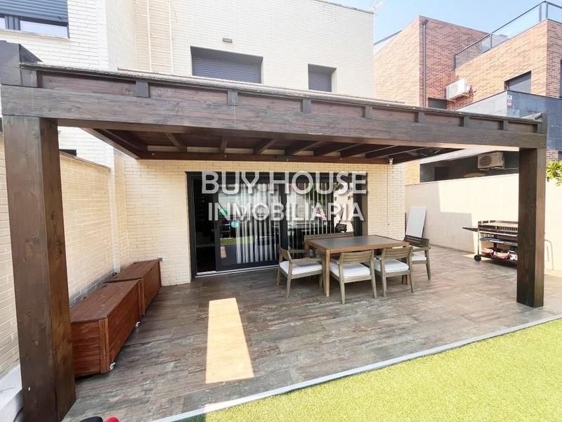 Foto 38eb5517-9888-46bf-9f98-f9a3aed89a90. Chalet exclusivo chalet pareado este. en Parla este Parla
