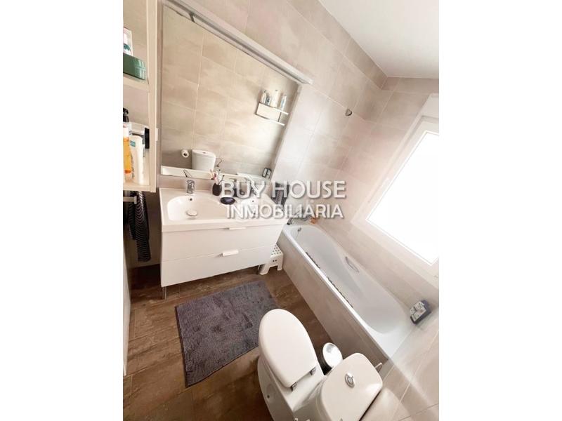 Foto 448ffeaf-d84b-43cb-b40f-e2247dbc98a1. Chalet exclusivo chalet pareado este. en Parla este Parla