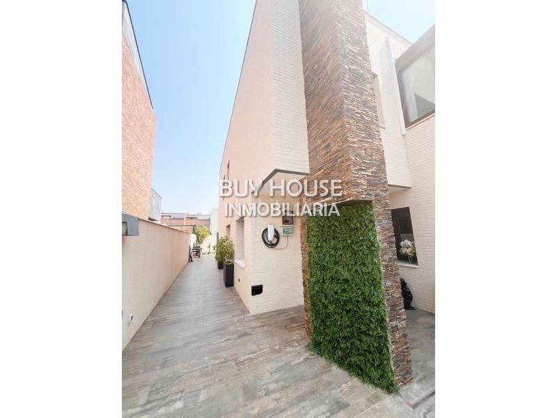 Foto 7721359c-2cdb-4d1f-a40a-15171888febe. Chalet exclusivo chalet pareado este. en Parla este Parla