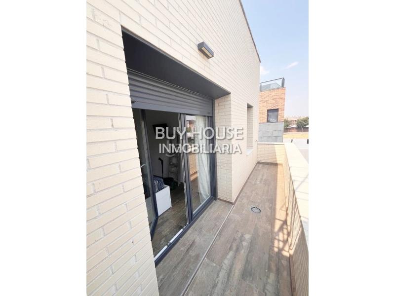 Foto a1949294-2723-4eef-b3da-48135fdf1de3. Chalet exclusivo chalet pareado este. en Parla este Parla