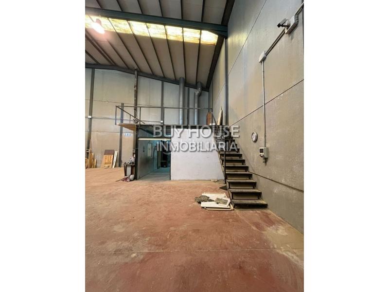 Foto 480130f8-8570-49a8-955f-f693cf8058a6. Nau industrial a Estación-Cruz Roja Illescas