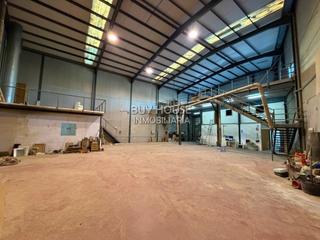 Fabrikhalle in Estación-Cruz Roja. Nave industrial en illescas  polígono industrial san antonio.