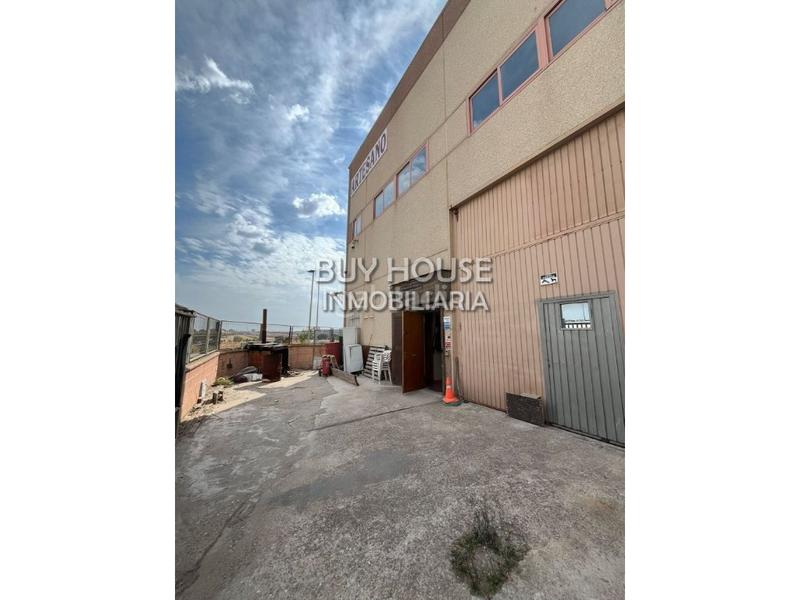 Foto f585278e-1c32-4212-b0c4-bf66c1f84197. Nau industrial a Estación-Cruz Roja Illescas