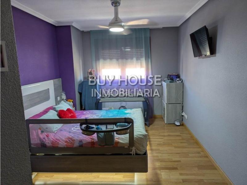 Foto 079a327e-726e-4451-8574-75d48bfe810e. Etagenwohnung mit parking in El Quiñón Seseña