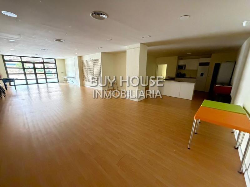 Foto 2d629acb-b868-4824-ba0d-fd8557ebfa88. Etagenwohnung mit parking in El Quiñón Seseña