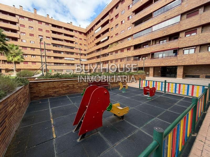 Foto 33390757-8aec-4b78-8d3b-c69cc677e3b7. Etagenwohnung mit parking in El Quiñón Seseña