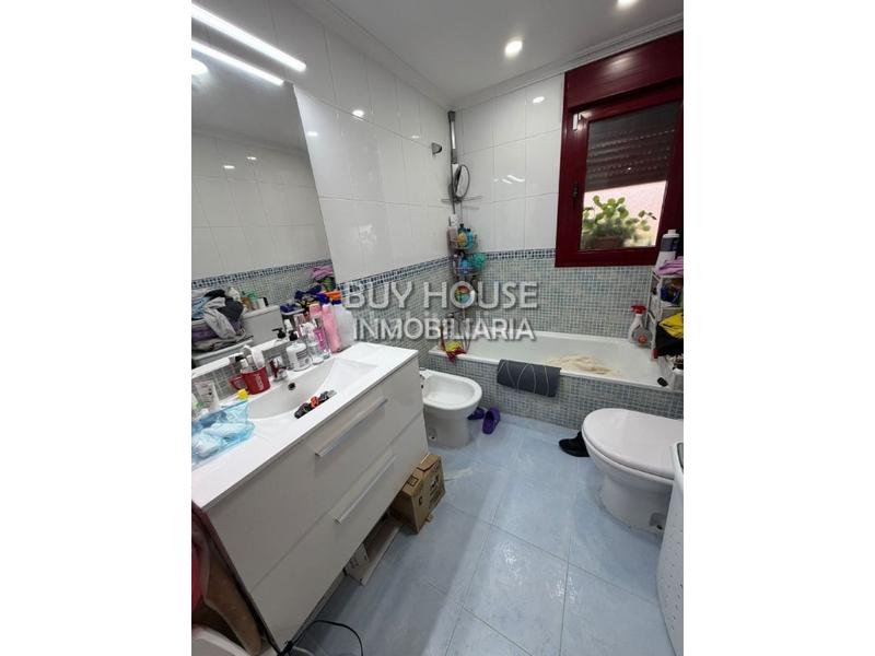 Foto f1e8b354-77f0-4dda-b63d-6d52788158ee. Etagenwohnung mit parking in El Quiñón Seseña