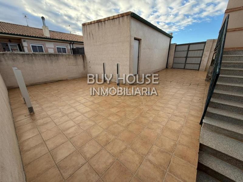 Foto 40bda569-612b-40c2-84f8-bba1697f68f1. Affitto chalet con parcheggio in Añover de Tajo