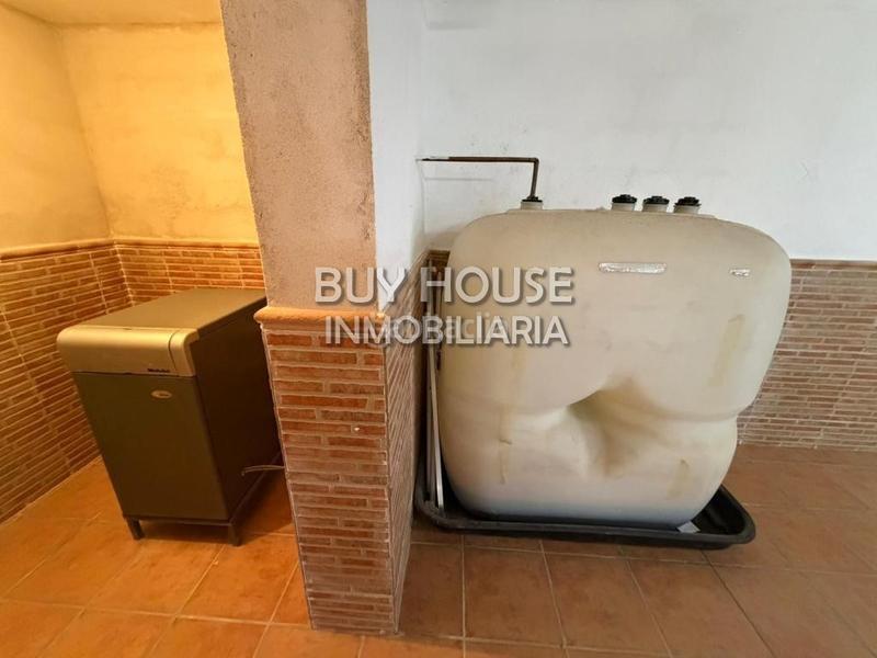 Foto b152a768-d9cb-48f8-ad57-4f4607b57337. Affitto chalet con parcheggio in Añover de Tajo