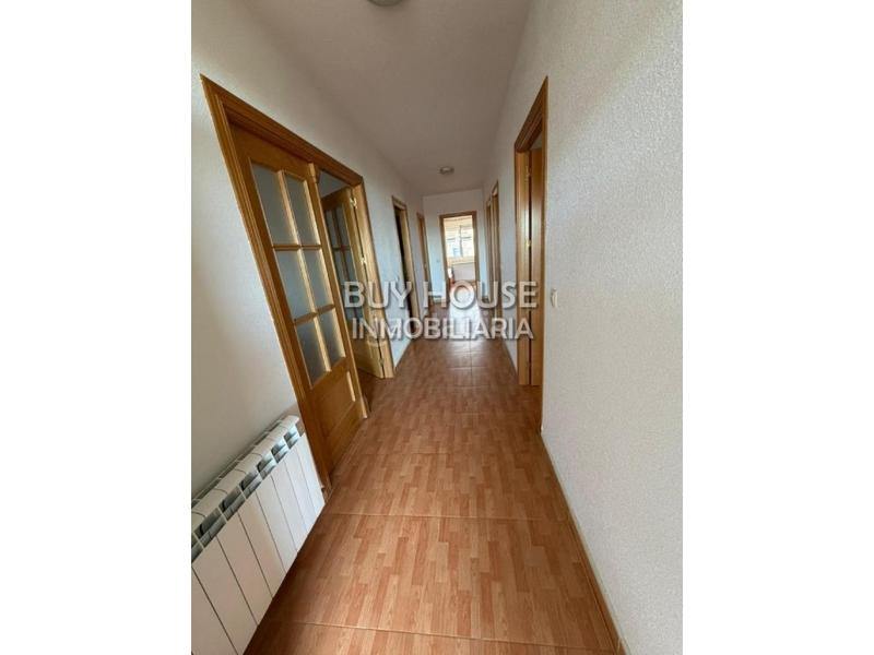 Foto b41dd7fe-c11c-41cd-8570-ef71b947262e. Affitto chalet con parcheggio in Añover de Tajo