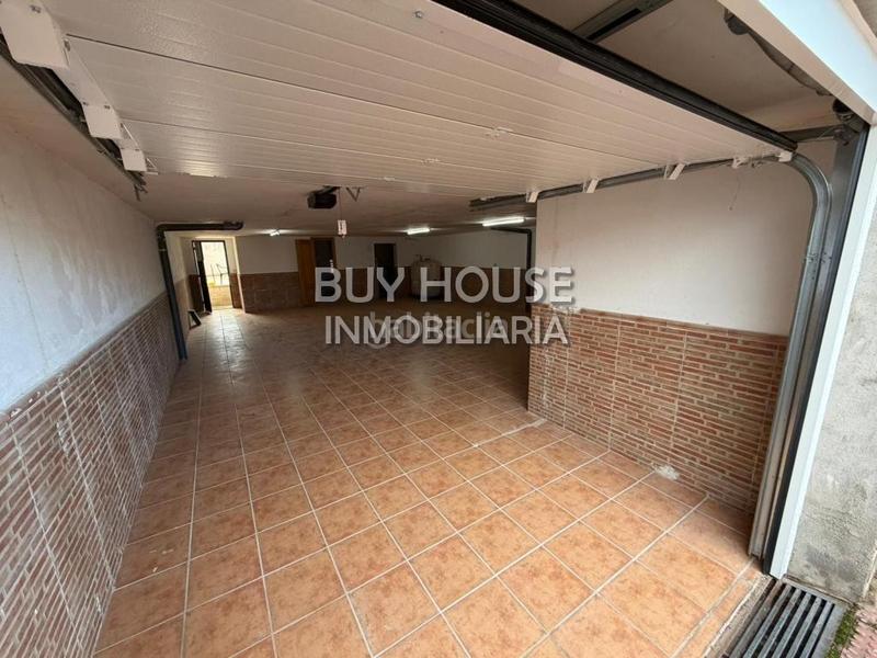 Foto b770655f-d16a-4c94-a4ab-896ccbb72b33. Affitto chalet con parcheggio in Añover de Tajo