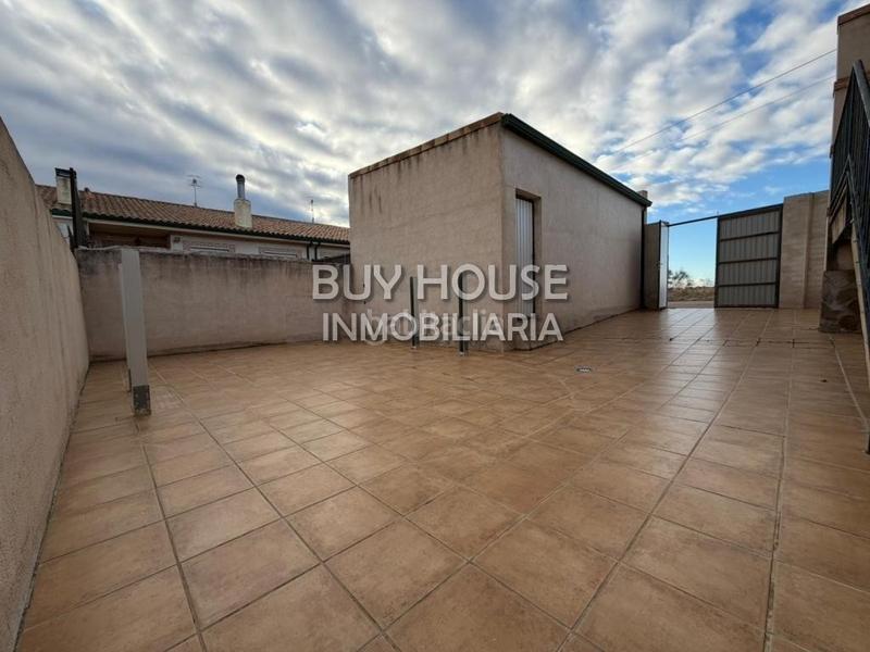Foto dab94b77-7594-4574-92d8-9a550512c954. Affitto chalet con parcheggio in Añover de Tajo