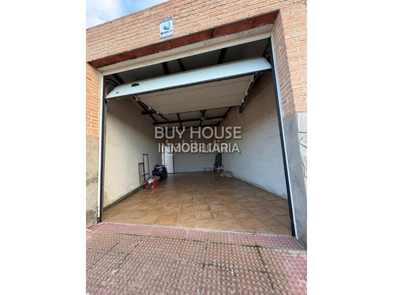 Foto 7052bc91-7ca2-47c6-b771-8a8636462040. Xalet amb aparcament a Añover de Tajo