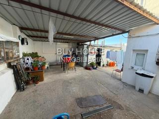 Casa a Bargas. Casa baja de esquina en bargas.