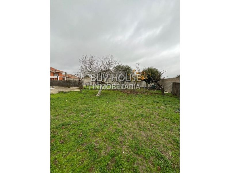 Foto 1a34867f-19c1-457a-a9a4-bd7d2c68461c. Xalet amb aparcament a Ugena