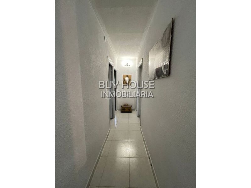 Foto 8d564386-acca-4459-8fad-be75e1758373. Xalet amb aparcament a Ugena