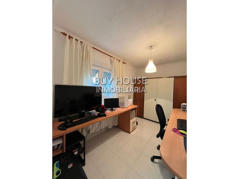 Foto bd949c0b-38ef-4c32-8f38-3774c02c3e83. Xalet amb aparcament a Ugena