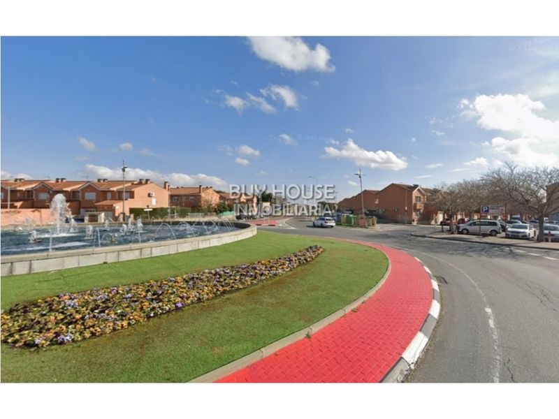 Foto dca4d4c8-f6bf-4cea-bfa8-70c516322869. Xalet amb aparcament a Estación-Cruz Roja Illescas