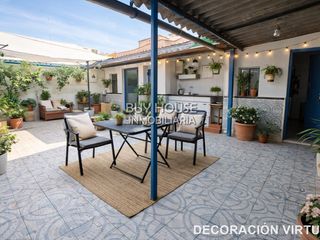 Casa en Estación-Cruz Roja. Planta baja con gran patio privado en el barrio de la estación