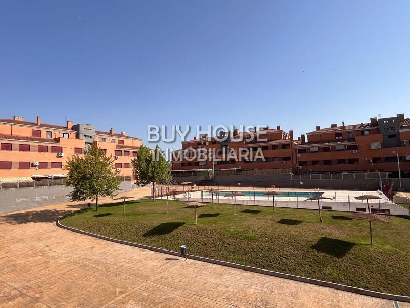 Foto b4a34cb6-d09a-4eaa-8c3f-0e8a5745df15. Pis amb aparcament a señorío de Illescas Illescas