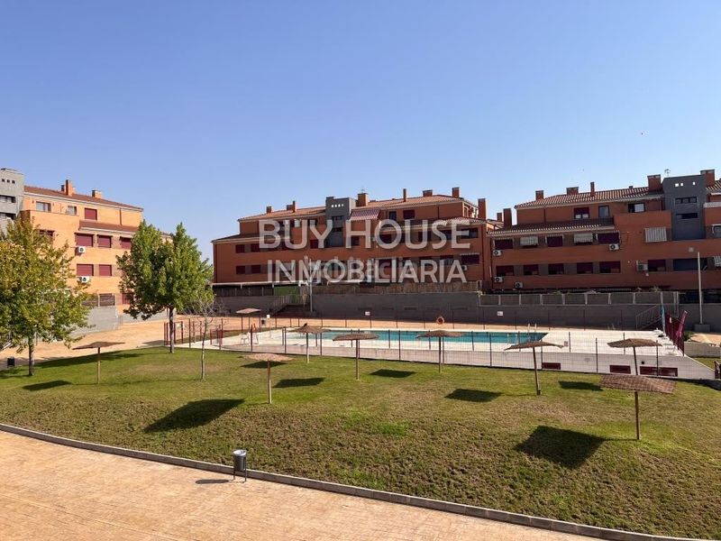 Foto f4287ca2-462a-49f4-b257-3bf4a281ef30. Pis amb aparcament a señorío de Illescas Illescas