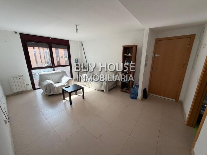 Foto 521c95bc-ae70-40e6-ac15-a95595ee85bc. Pis amb aparcament a Yuncler