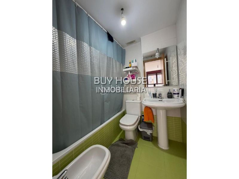 Foto 6ab8375b-4e15-4bdf-bbb5-9a3214d3b7cc. Pis amb aparcament a Yuncler