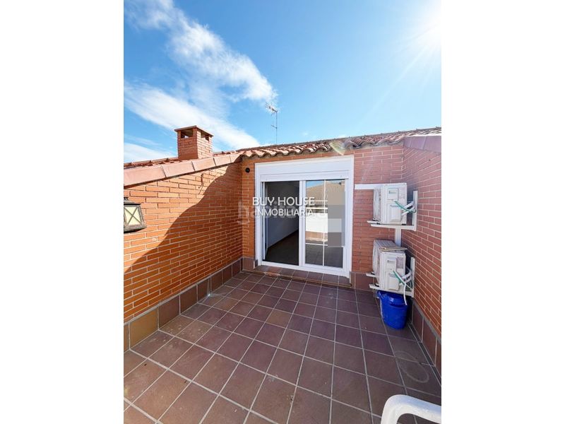 Foto a5d8f23e-2662-4d98-b7be-6fb70ef2e1e5. Pis amb aparcament a Camarena