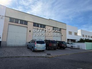 Trapasso Capannone industriale in Parque Manuel de Vega-Carretera de Ugena. Traspaso de taller en funcionamiento en illescas pueblo.
