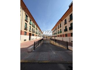 Pis a Parque Manuel de Vega-Carretera de Ugena. Exclusiva vivienda en el centro de illescas  urbanizacion privad