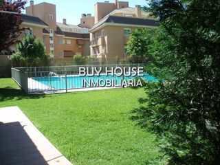 Flat in Parque Manuel de Vega-Carretera de Ugena. Exclusiva vivienda en el centro de illescas  urbanizacion privad