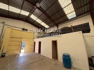 Fabrikhalle  Calle basalto. Nave industrial en yeles toledo