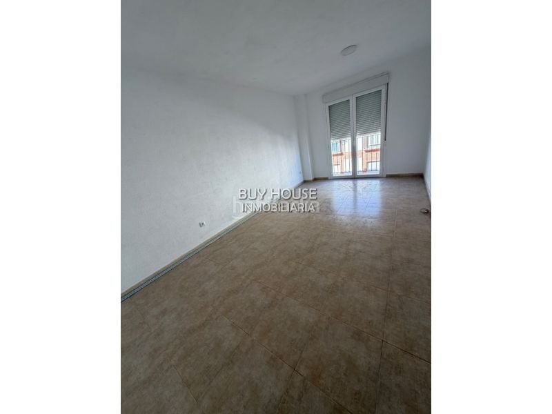 Foto 4707ba2c-20b7-4e24-9f93-0e8a9b7eabc5. Pis a Lominchar