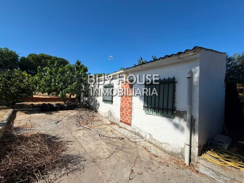 Foto 0cf5aeb8-8389-4564-9a14-92235d03ae32. Terreno residencial parcela de 623 m y piscina privada madrid en Serranillos del Valle