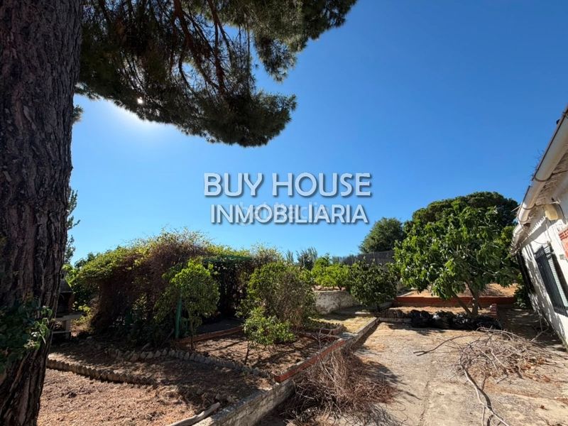 Foto 3e5f1068-c459-45ec-ad7c-b7a32f955a89. Terreno residencial parcela de 623 m y piscina privada madrid en Serranillos del Valle