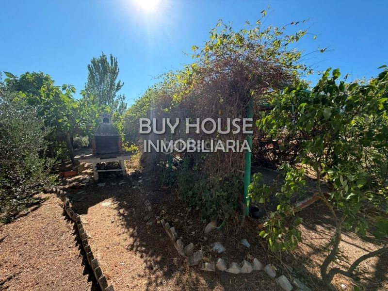 Foto 4585b9f5-0ee5-4e12-9303-aafd79fb9613. Terreno residencial parcela de 623 m y piscina privada madrid en Serranillos del Valle
